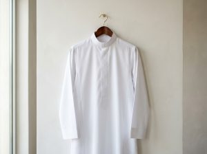 Pristine white Saudi thobe and traditional garment care in Makkah